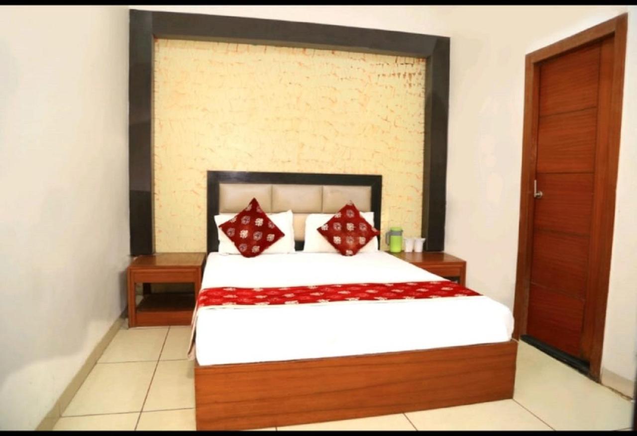 Hotel Kirandeep Agra 阿格拉 外观 照片
